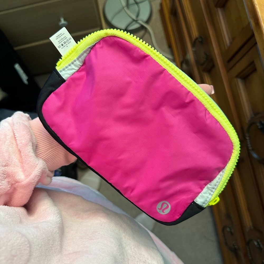 Lululemon Everywhere Belt Bag